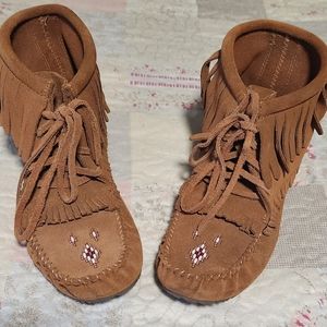 Brown suede fringe boots